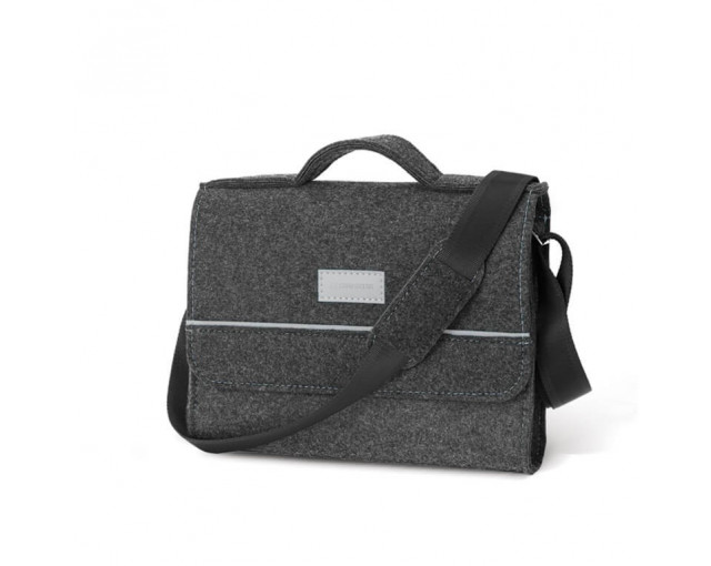 Filcowa torba na laptopa z logo firmy w LazyStore!